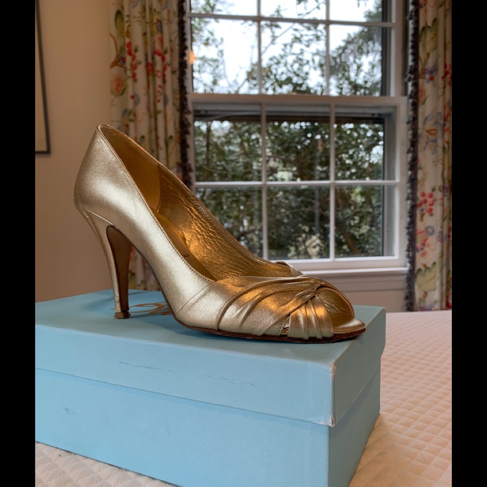 Butter Gold Heels Size 7